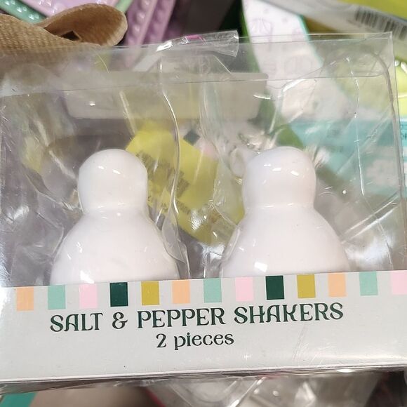 White Salt & Pepper Shakers Set - Picture 1 of 1